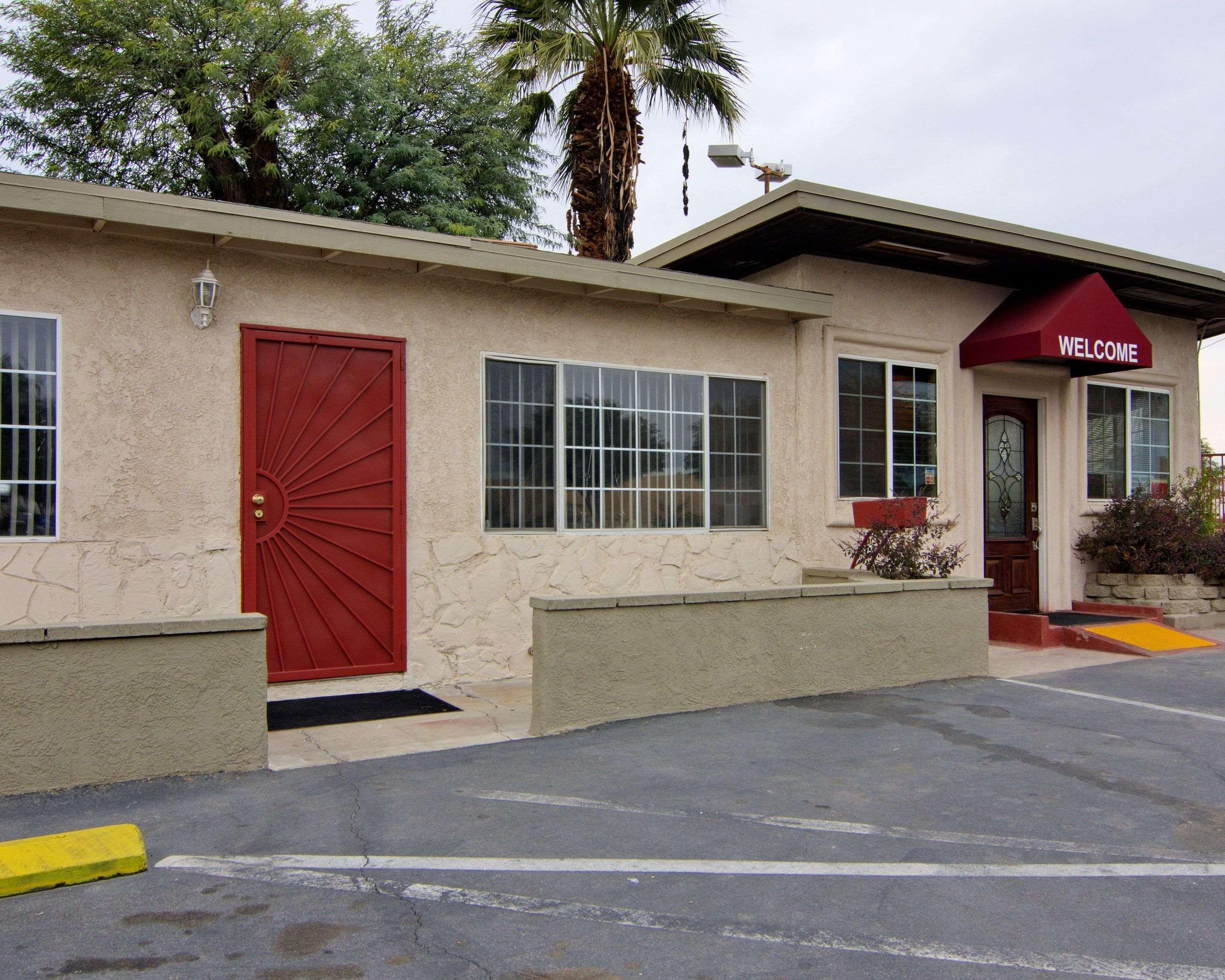 Rodeway Inn Near Coachella Indio Exterior photo