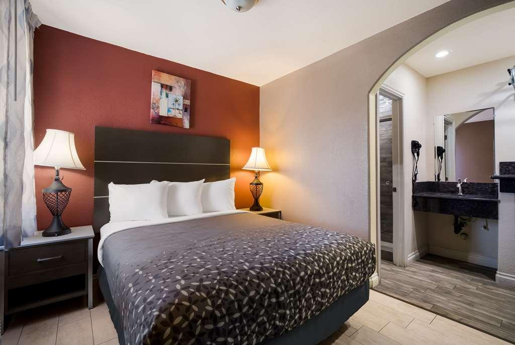 Rodeway Inn Near Coachella Indio Room photo