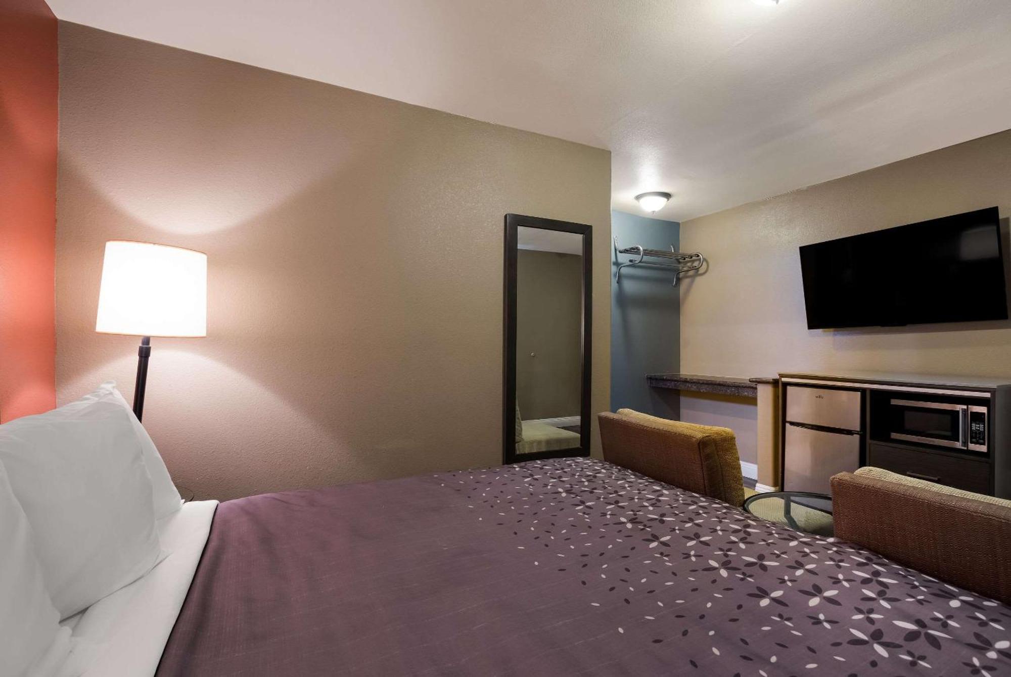 Rodeway Inn Near Coachella Indio Exterior photo